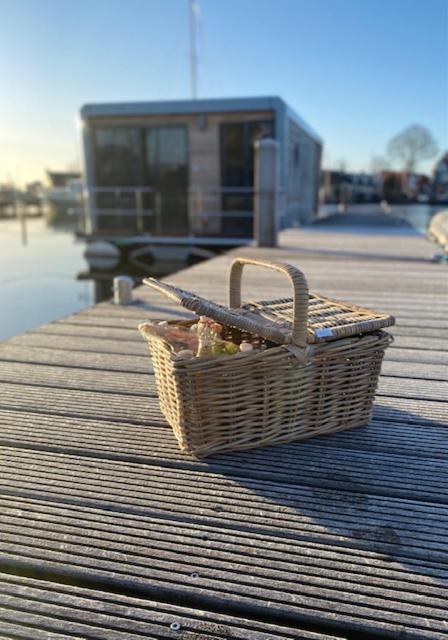 Hotel Luxe Houseboat Skoft Grou Zewnętrze zdjęcie
